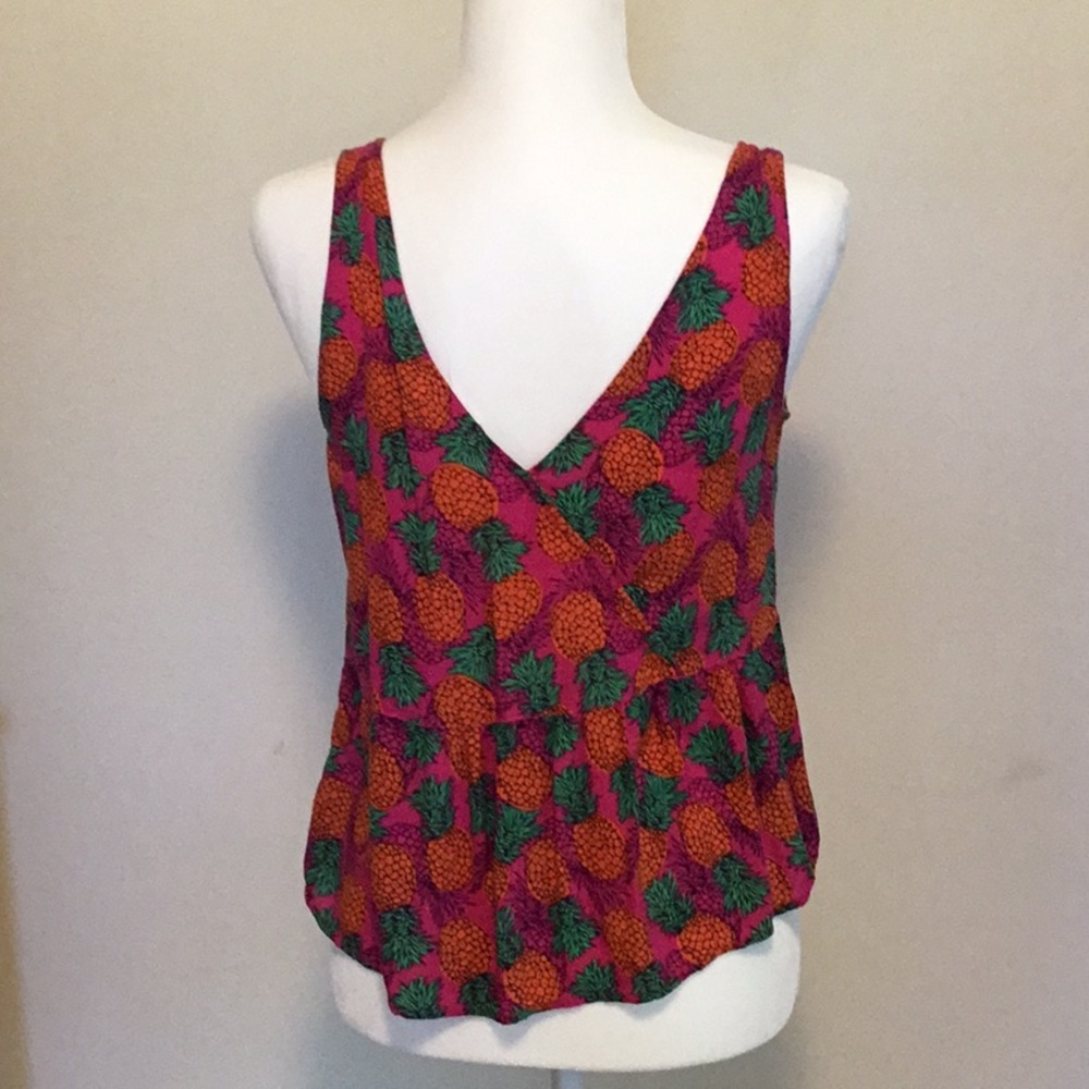 *Pineapple Top! - Picture 2 of 3